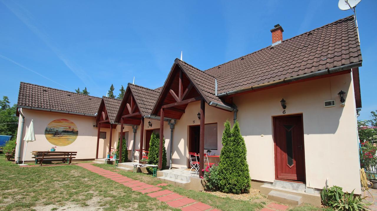 Pension Elisabeth Balatonlelle Exterior photo