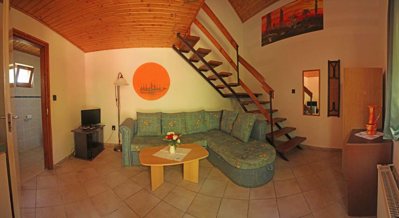 Pension Elisabeth Balatonlelle Exterior photo